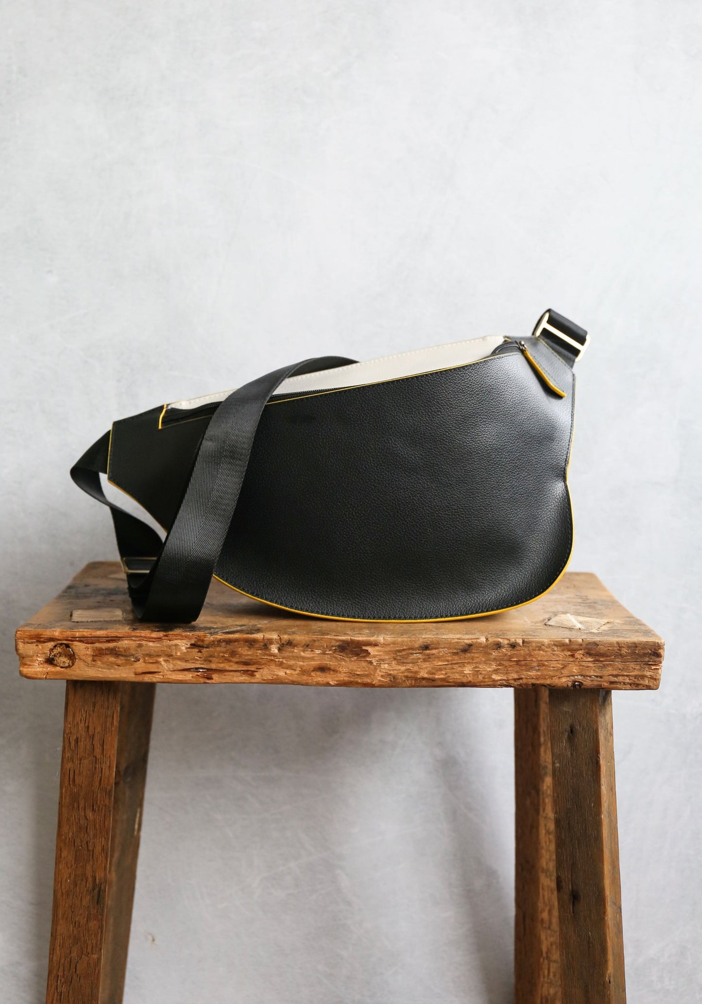 Moondance Mirum Plant Vegan Crossbody Bag in Black - 3