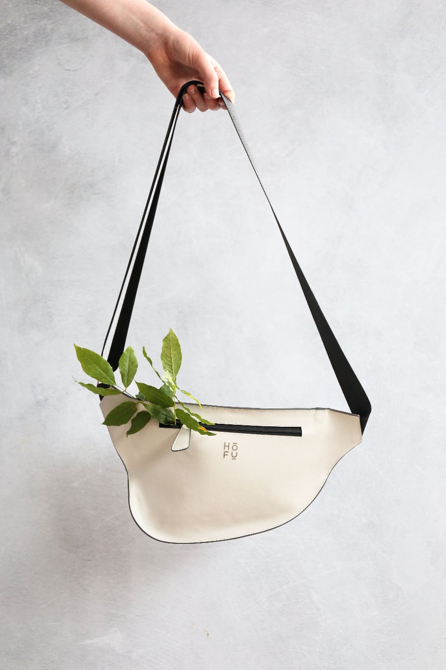 Moondance Mirum® Plant Vegan Crossbody Bag